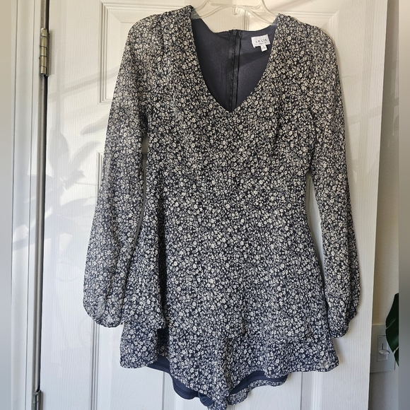 Le Lis Floral Dress - Picture 1 of 3